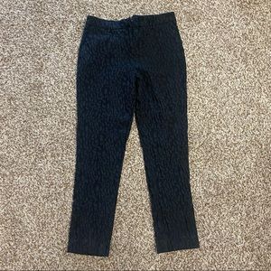 a1596-H3~ Suzanne Grae~Size 10 Woman Bottoms, 28 Inch Waist~Womens~Pants~Black